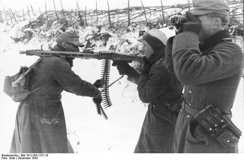 Bundesarchiv_Bild_101I-204-1727-18,_Jugoslawien,_Soldaten_mit_MG_42_im_Schnee.jpg